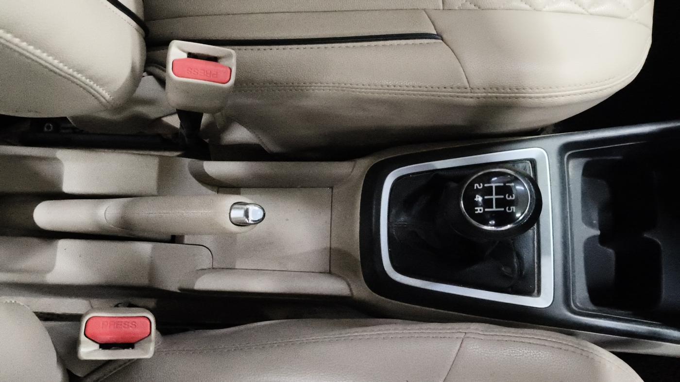 2020 Maruti Dzire VXI, Petrol, Manual, 26,616 km, Gear Lever