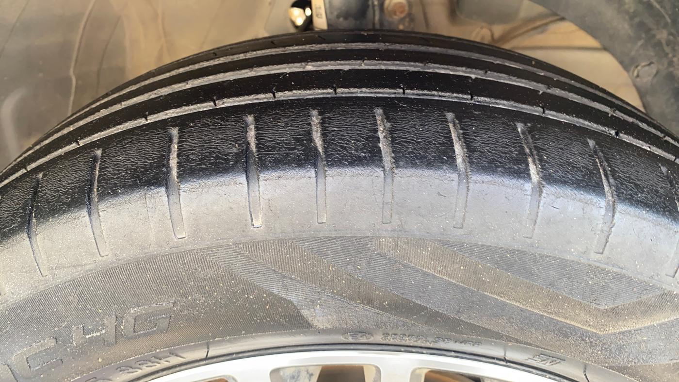 2022 Maruti Dzire ZXI Plus AMT, Petrol, Automatic, 83,904 km, Right Front Tyre Tread