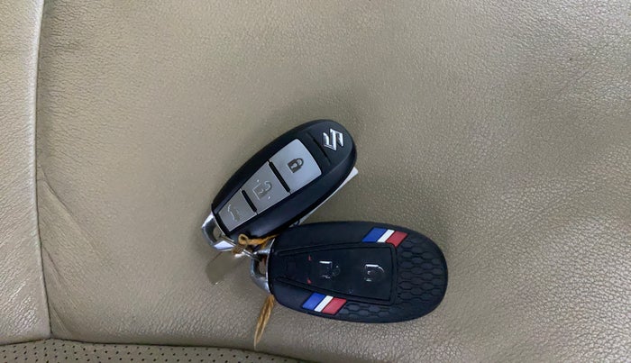 2019 Maruti Ciaz ALPHA  AT 1.5 SHVS PETROL, Petrol, Automatic, 57,146 km, Key Close Up