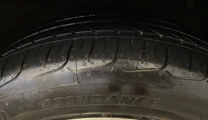 2019 Maruti Ciaz ALPHA  AT 1.5 SHVS PETROL, Petrol, Automatic, 57,146 km, Right Front Tyre Tread