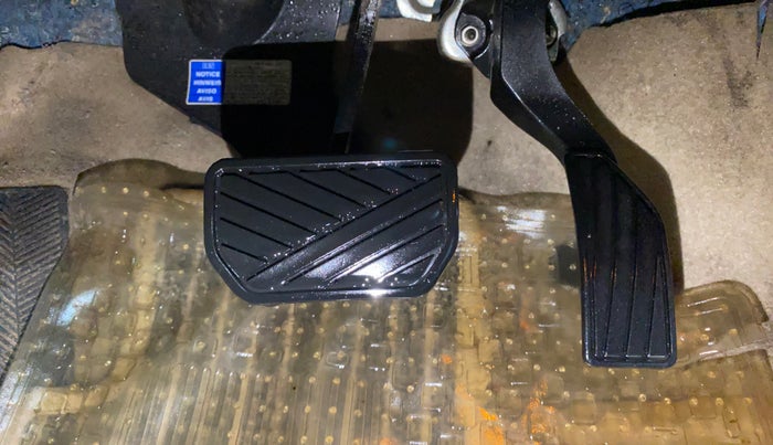 2019 Maruti Ciaz ALPHA  AT 1.5 SHVS PETROL, Petrol, Automatic, 57,146 km, Pedals