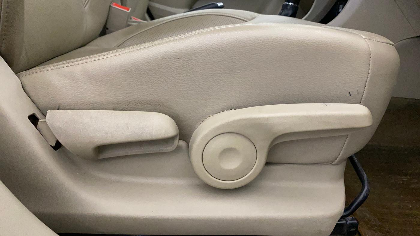 2019 Maruti Ciaz ALPHA  AT 1.5 SHVS PETROL, Petrol, Automatic, 57,196 km, Driver Side Adjustment Panel