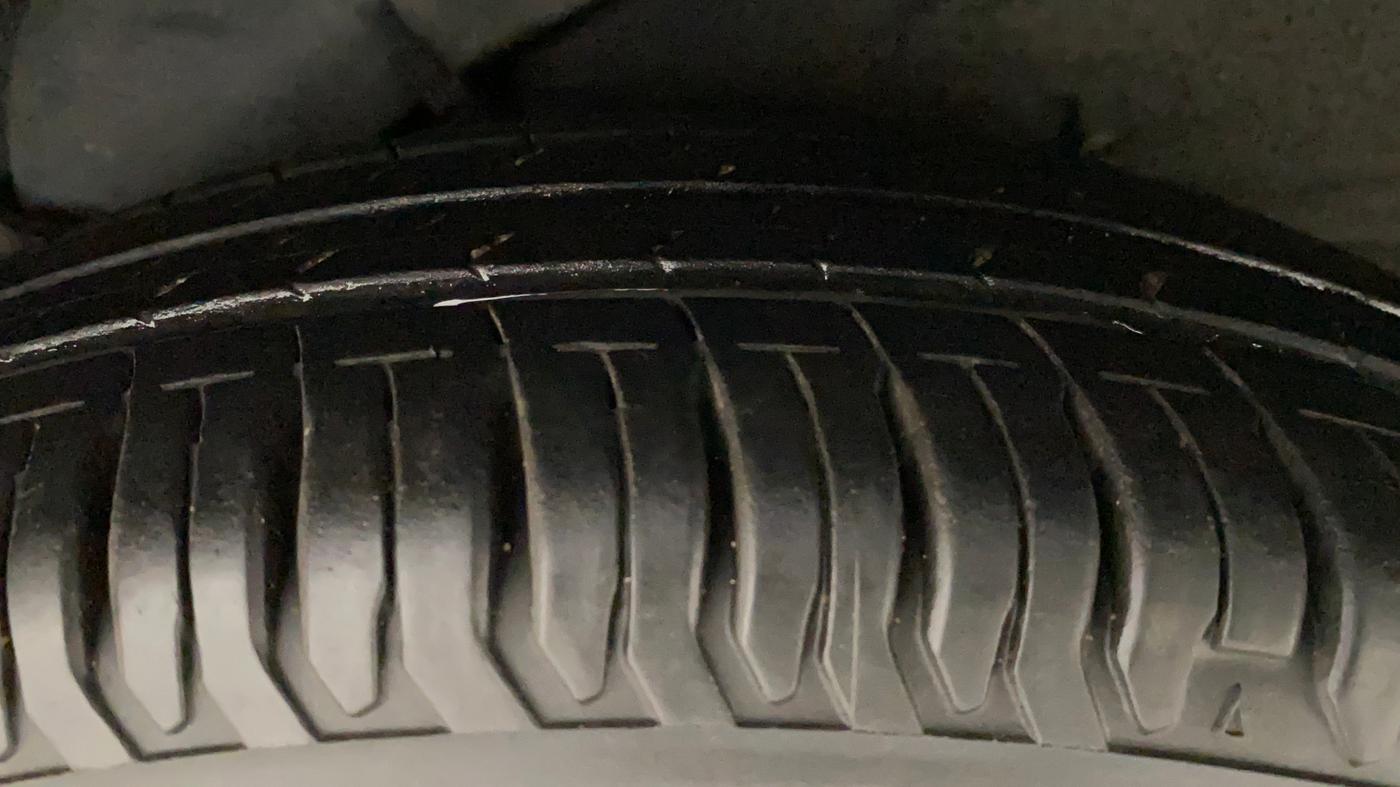 2011 Hyundai i10 SPORTZ 1.2, Petrol, Manual, 42,173 km, Left Rear Tyre Tread