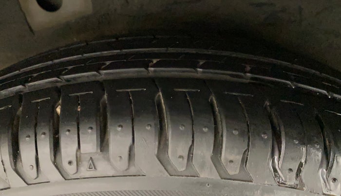 2011 Hyundai i10 SPORTZ 1.2, Petrol, Manual, 42,173 km, Right Rear Tyre Tread