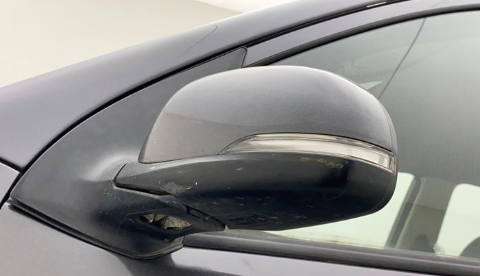 2011 Hyundai i10 SPORTZ 1.2, Petrol, Manual, 42,173 km, Left rear-view mirror - Cover has minor damage