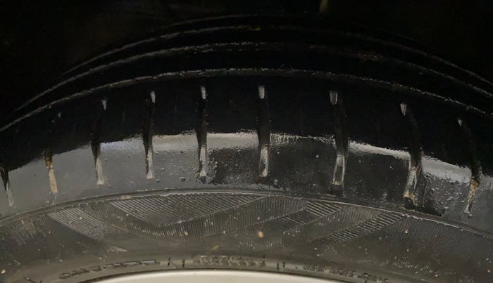 2022 Maruti Baleno ZETA 1.2 AGS, Petrol, Automatic, 44,374 km, Left Front Tyre Tread