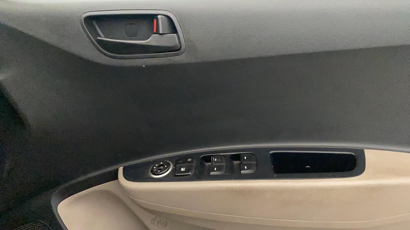 2018 Hyundai Grand i10 MAGNA 1.2 KAPPA VTVT, CNG, Manual, 63,584 km, Driver Side Door Panels Control