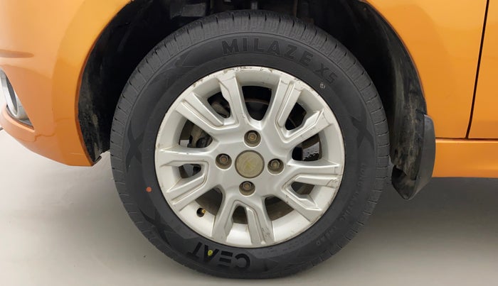 2018 Tata Tiago XZ PETROL, Petrol, Manual, 39,684 km, Left Front Wheel
