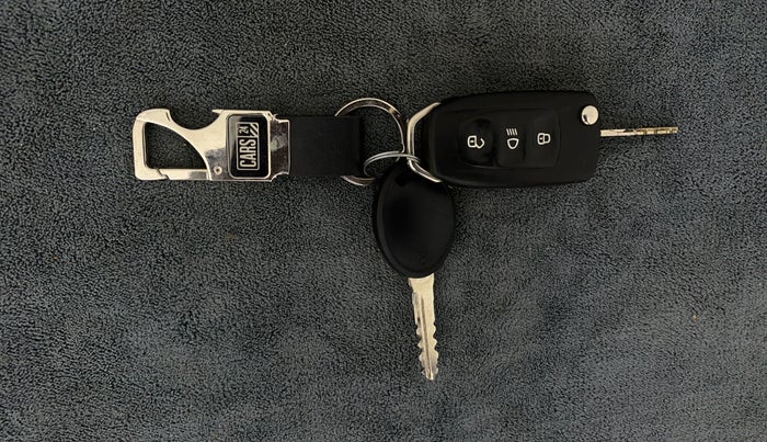 2018 Tata Tiago XZ PETROL, Petrol, Manual, 39,684 km, Key Close Up