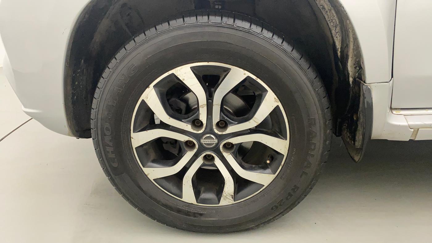 2015 Nissan Terrano XL (D), Diesel, Manual, 1,22,107 km, Left Front Wheel