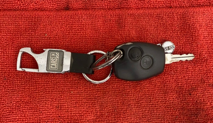 2015 Nissan Terrano XL (D), Diesel, Manual, 1,22,107 km, Key Close Up