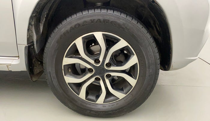 2015 Nissan Terrano XL (D), Diesel, Manual, 1,22,107 km, Right Front Wheel
