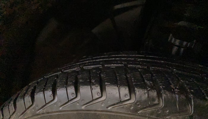 2017 Renault Kwid RXL, Petrol, Manual, 39,435 km, Right Front Tyre Tread