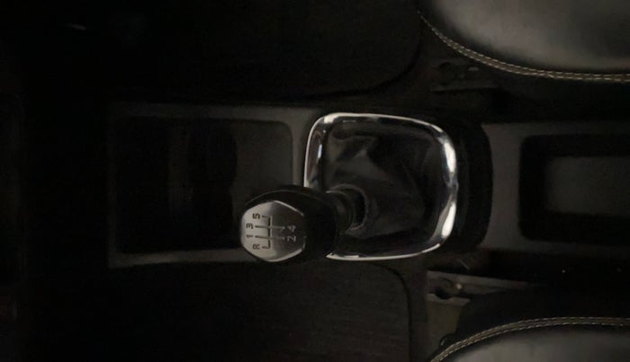 2017 Renault Kwid RXL, Petrol, Manual, 39,435 km, Gear Lever