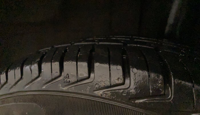 2017 Renault Kwid RXL, Petrol, Manual, 39,435 km, Left Rear Tyre Tread