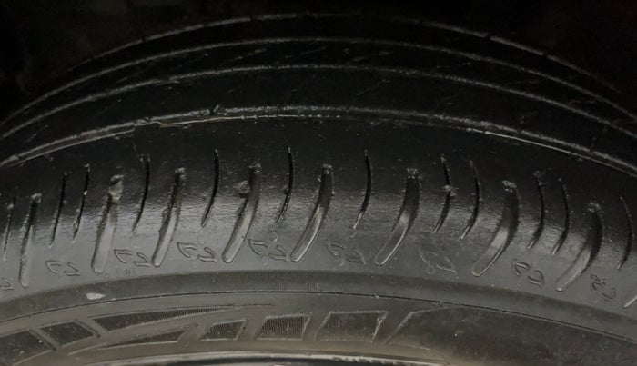 2023 Nissan MAGNITE XL, Petrol, Manual, 31,407 km, Left Front Tyre Tread