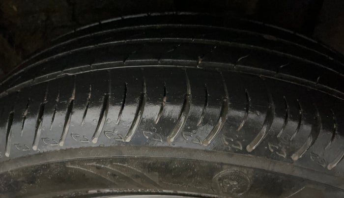 2023 Nissan MAGNITE XL, Petrol, Manual, 31,407 km, Left Rear Tyre Tread