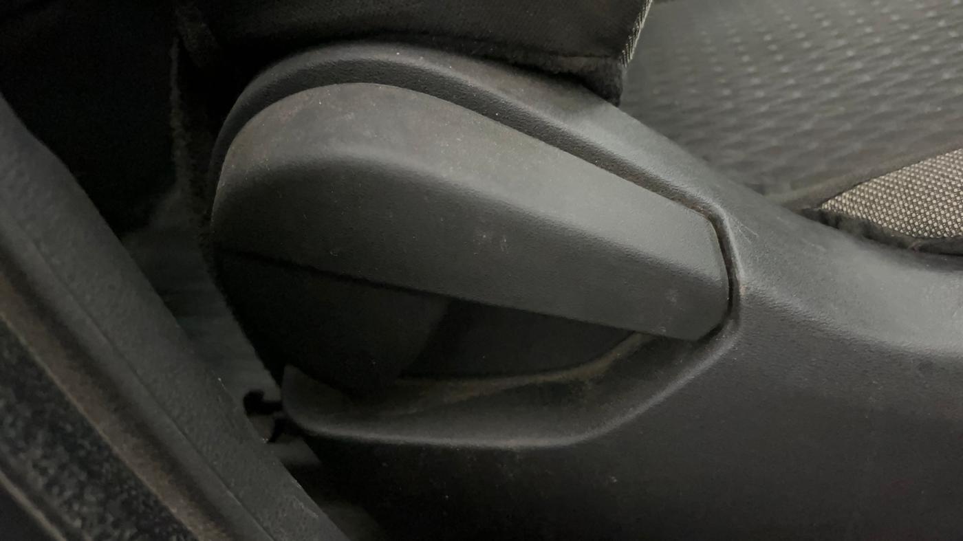 2023 Nissan MAGNITE XL, Petrol, Manual, 31,568 km, Driver Side Adjustment Panel
