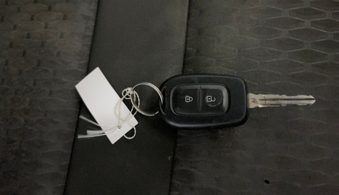 2023 Nissan MAGNITE XL, Petrol, Manual, 31,407 km, Key Close Up