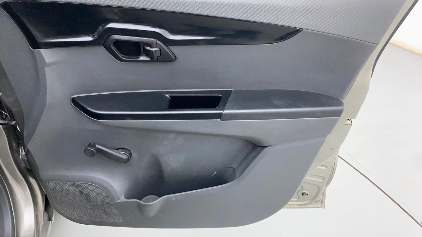 2018 Mahindra KUV 100 NXT K2 D 6S, Diesel, Manual, 57,422 km, Driver Side Door Panels Control