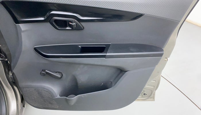 2018 Mahindra KUV 100 NXT K2 D 6S, Diesel, Manual, 57,422 km, Driver Side Door Panels Control