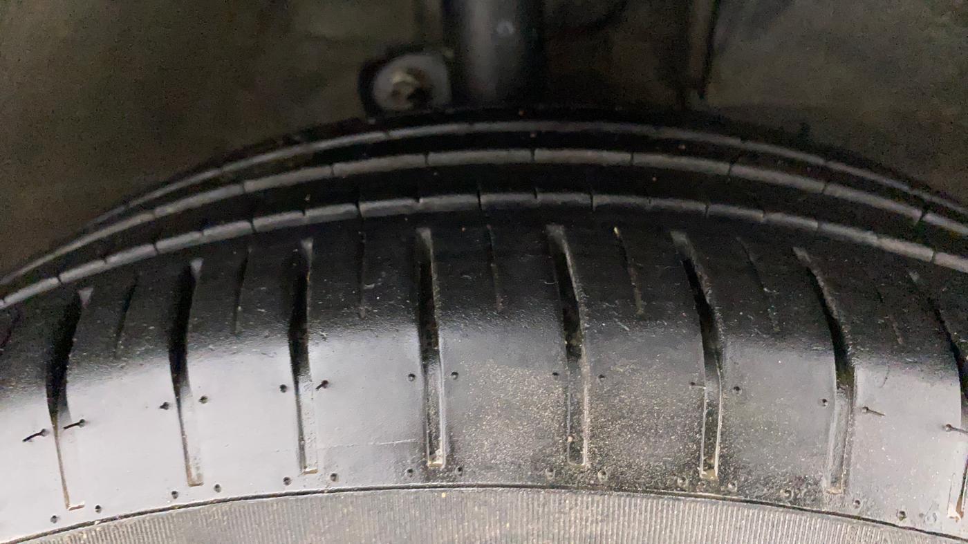2018 Mahindra KUV 100 NXT K2 D 6S, Diesel, Manual, 57,422 km, Right Front Tyre Tread