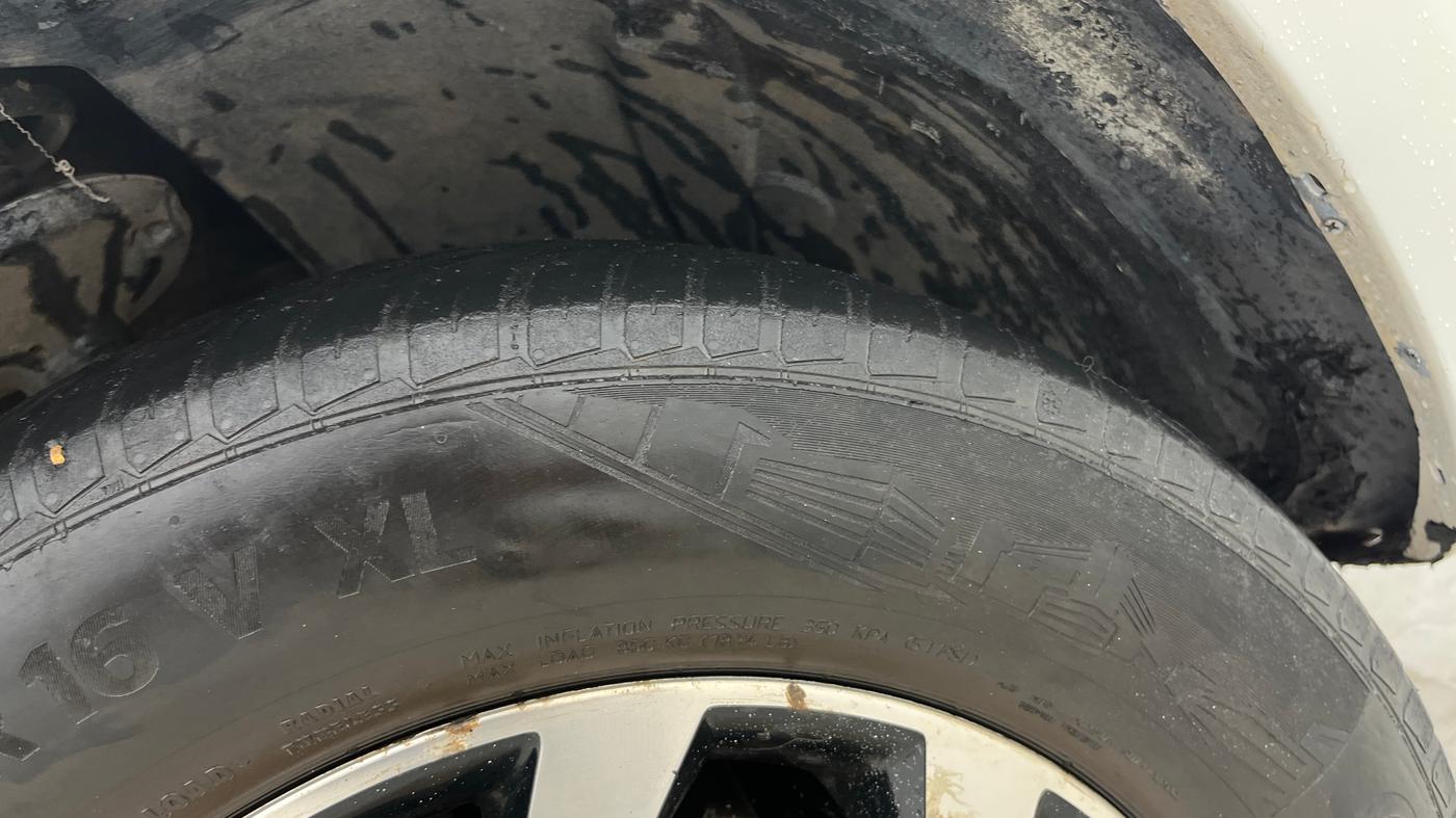 2015 Nissan Terrano XL O (D), Diesel, Manual, 91,042 km, Right Front Tyre Tread