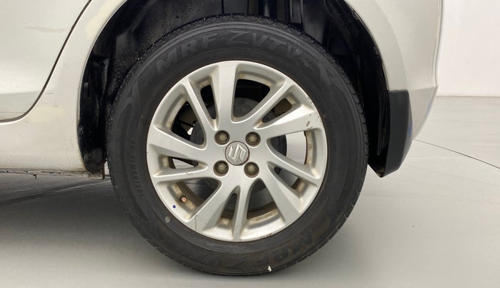 2013 Maruti Swift ZXI D, Petrol, Manual, 26,472 km, Left Rear Wheel