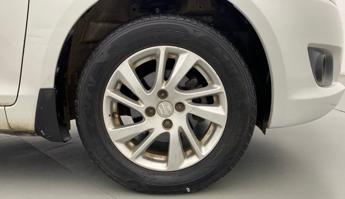 2013 Maruti Swift ZXI D, Petrol, Manual, 26,472 km, Right Front Wheel