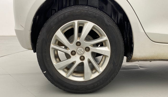 2013 Maruti Swift ZXI D, Petrol, Manual, 26,472 km, Right Rear Wheel