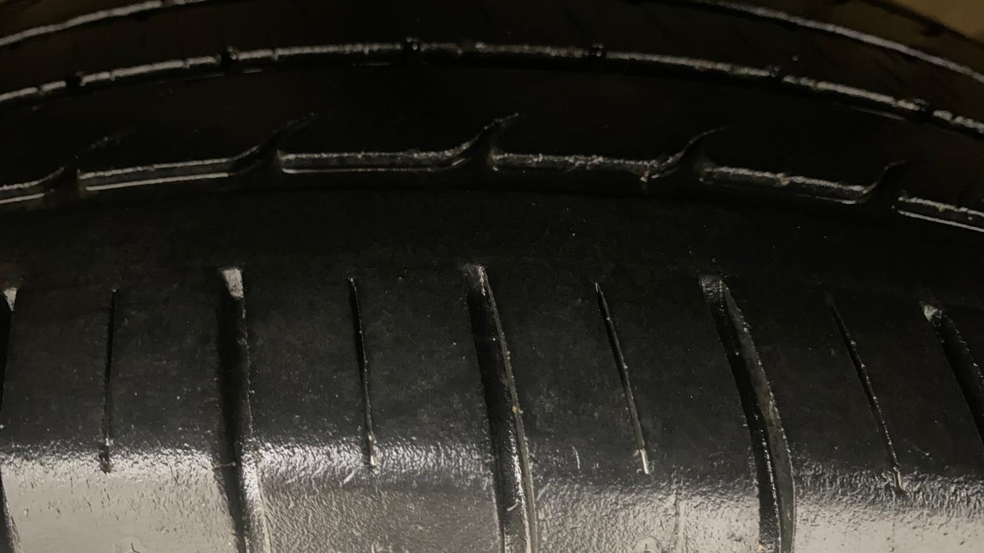 2018 Hyundai Creta SX PLUS AT 1.6 PETROL, Petrol, Automatic, 25,160 km, Left Front Tyre Tread