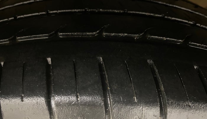 2018 Hyundai Creta SX PLUS AT 1.6 PETROL, Petrol, Automatic, 25,160 km, Left Front Tyre Tread