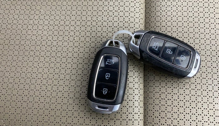 2018 Hyundai Verna 1.6 VTVT SX O, Petrol, Manual, 95,937 km, Key Close Up