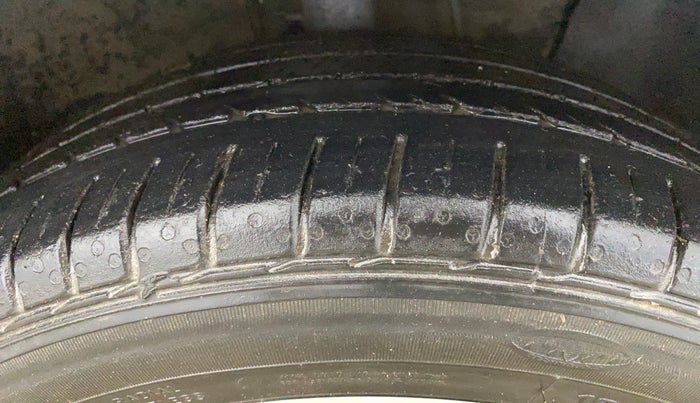 2018 Hyundai Verna 1.6 VTVT SX O, Petrol, Manual, 95,937 km, Right Front Tyre Tread