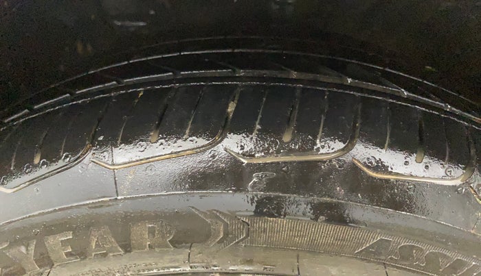 2018 Hyundai Verna 1.6 VTVT SX O, Petrol, Manual, 95,937 km, Left Front Tyre Tread