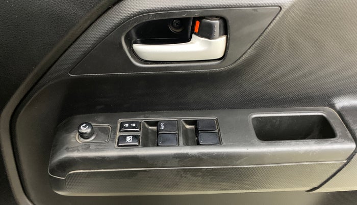 2023 Maruti New Wagon-R VXI 1.0, Petrol, Manual, 35,628 km, Driver Side Door Panels Control