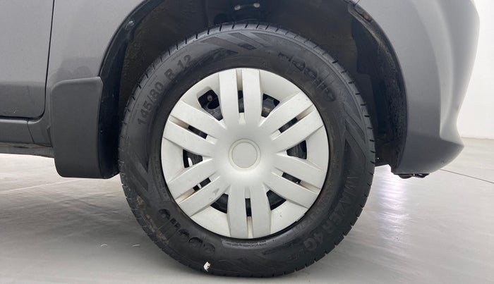 2014 Maruti Alto 800 LXI, Petrol, Manual, 46,937 km, Right Front Wheel