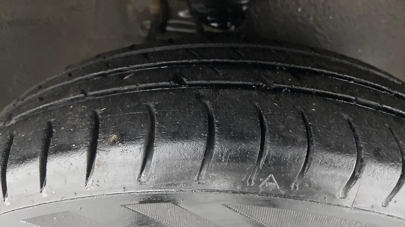 2014 Maruti Alto 800 LXI, Petrol, Manual, 46,937 km, Right Front Tyre Tread