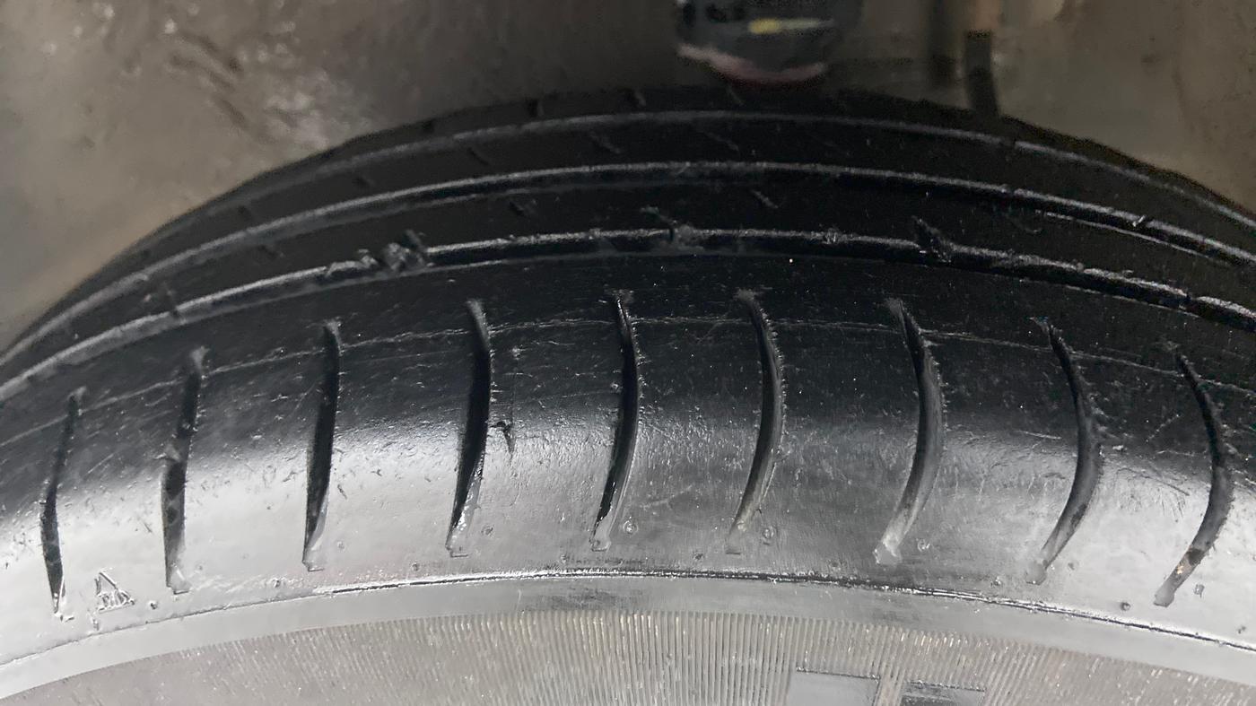 2014 Maruti Alto 800 LXI, Petrol, Manual, 46,937 km, Left Front Tyre Tread