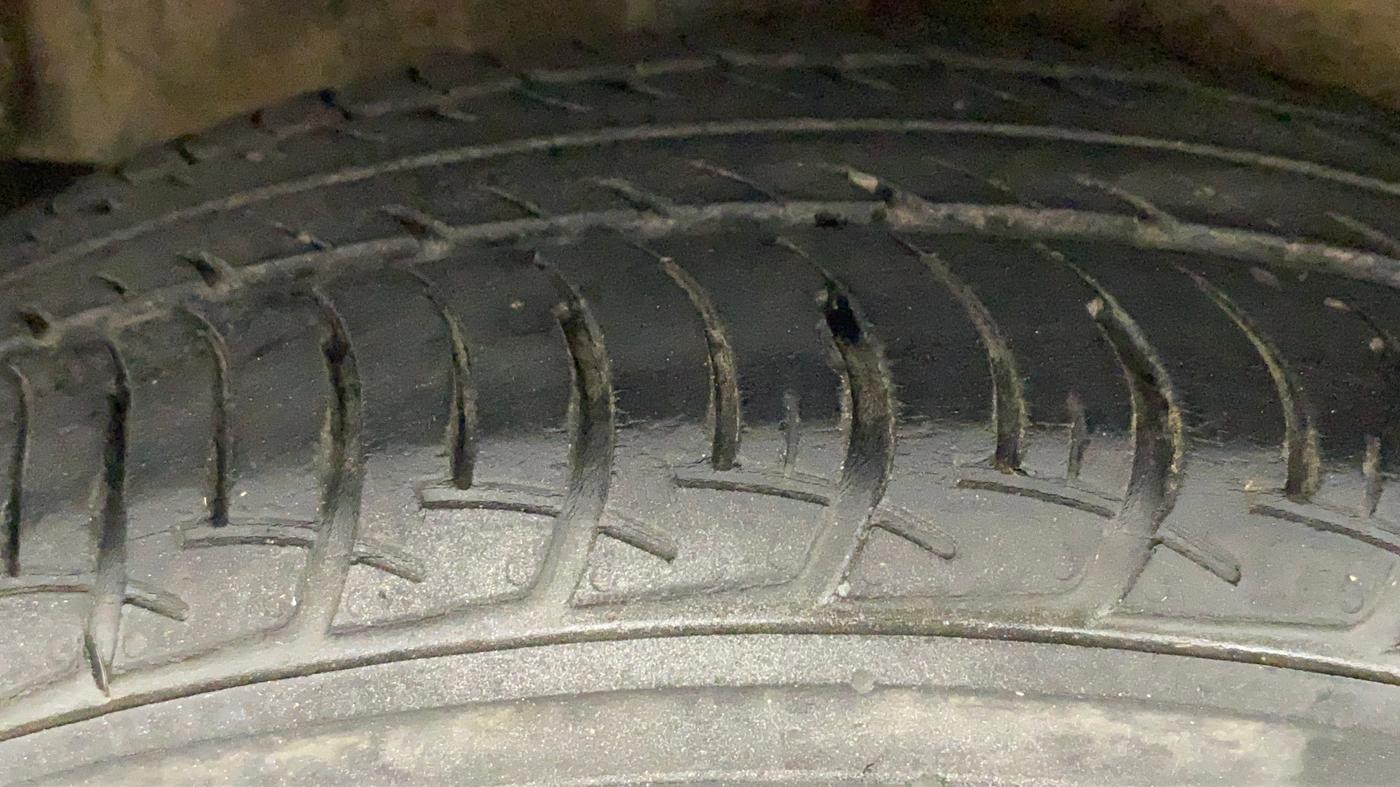2019 Maruti Celerio VXI (O) CNG, CNG, Manual, 27,436 km, Right Rear Tyre Tread