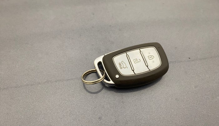 2019 Hyundai Elite i20 ASTA 1.2 (O), Petrol, Manual, 37,589 km, Key Close Up