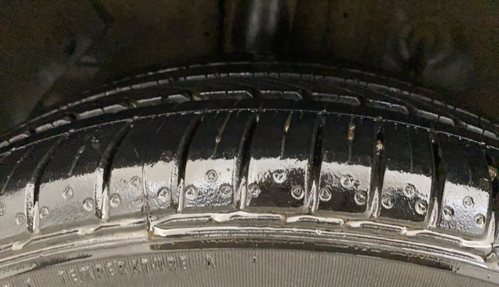 2019 Hyundai Elite i20 ASTA 1.2 (O), Petrol, Manual, 37,589 km, Right Rear Tyre Tread