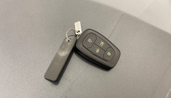 2020 Tata ALTROZ XZ PETROL, Petrol, Manual, 84,233 km, Key Close Up