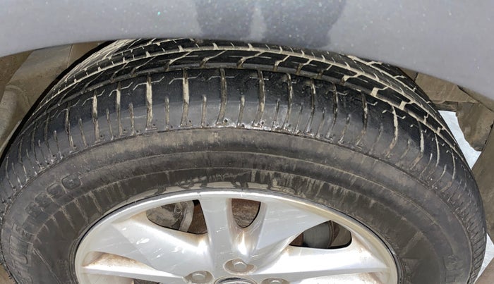 2016 Toyota Innova Crysta 2.4 VX 7 STR, Diesel, Manual, 83,393 km, Right Front Tyre Tread