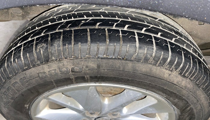 2016 Toyota Innova Crysta 2.4 VX 7 STR, Diesel, Manual, 83,393 km, Right Rear Tyre Tread