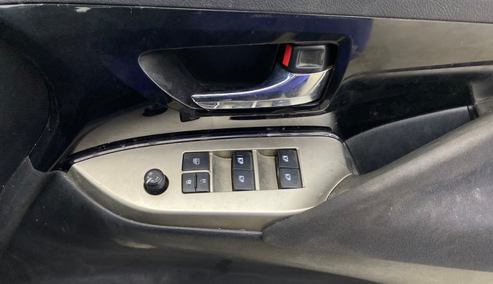 2016 Toyota Innova Crysta 2.4 VX 7 STR, Diesel, Manual, 83,393 km, Driver Side Door Panels Control