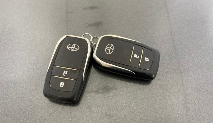 2016 Toyota Innova Crysta 2.4 VX 7 STR, Diesel, Manual, 83,393 km, Key Close Up