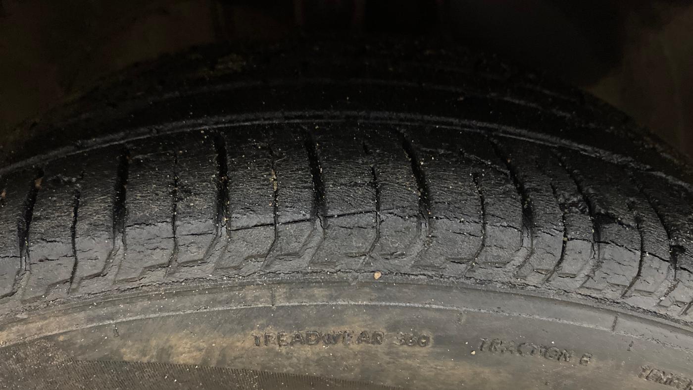 2022 Hyundai NEW I20 SPORTZ 1.2 MT, Petrol, Manual, 68,119 km, Right Front Tyre Tread