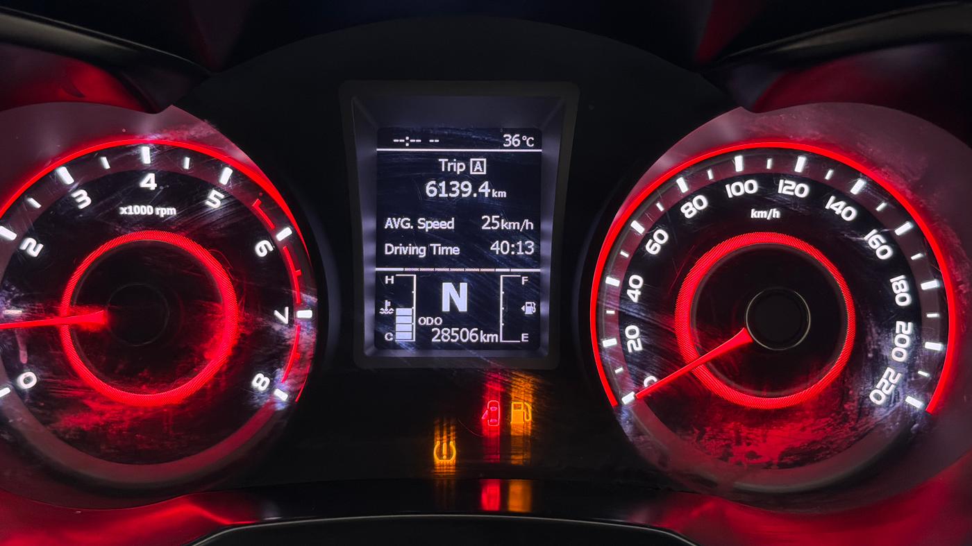 2022 Mahindra XUV300 W8 (O) 1.2 PETROL, Petrol, Manual, 28,505 km, Odometer Image