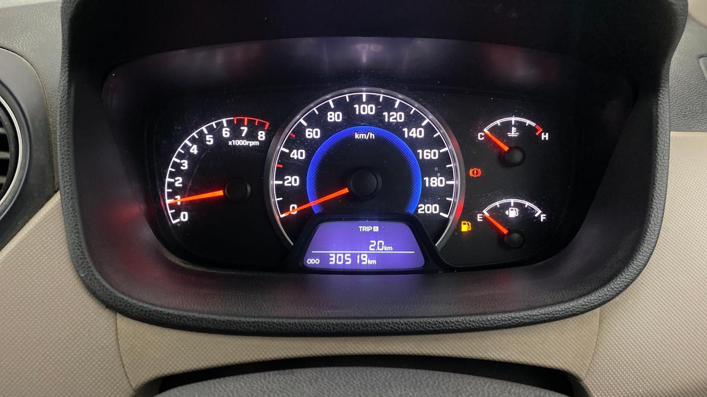 2015 Hyundai Grand i10 SPORTZ 1.2 KAPPA VTVT, Petrol, Manual, 30,517 km, Odometer Image